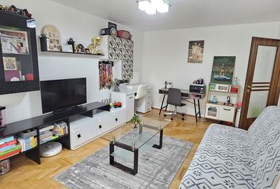 Apartament cu 2 camere decomandat în 13 Decembrie - 16