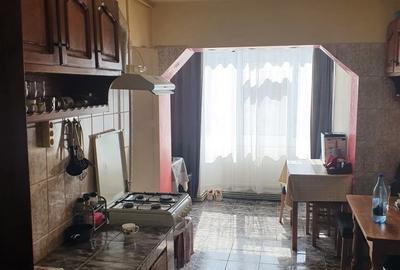 Apartament cu 5 camere decomandat în Găvana - 1
