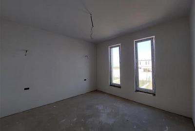 Duplex cu 4 camere cu Canalizare în Vladimirescu - 9