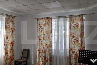 Spațiu comercial, de 300 mp, în Central - 4