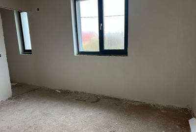 DARZA ( CREVEDIA), VILA 4 CAMERE - 12