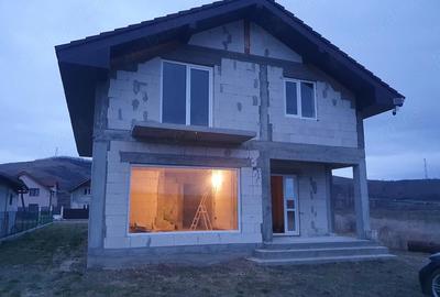 Casă cu Teren 500 Mp în Central