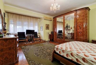 Eleganta interbelica pe Bulevardul Dacia, etaj 2, garaj - 9