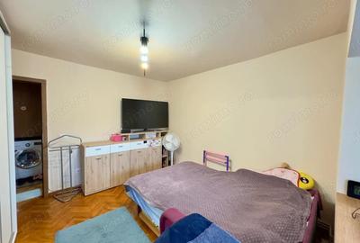 La etajul 1, decomandat si dotat cu centrala termica proprie. Zona Soarelui ! - 6