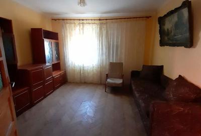 Casă cu 6 camere cu Teren 530 Mp în Cuștelnic - 1