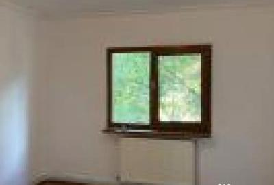 Apartament cu 3 camere decomandat în 1 Mai - 10