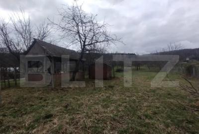 Teren de 1700 mp, în Central - 5