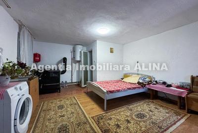 Casă cu 4 camere în Central - 2