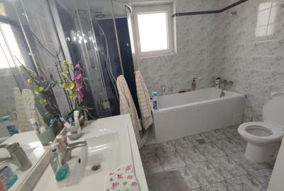 Casa cu garaj, teren 2000mp, chirie , Iaslovat - 3