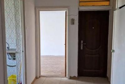 Apartament cu 3 camere decomandat în Mihai Bravu