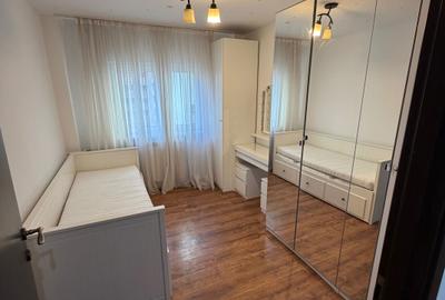 Apartament cu 3 camere decomandat în Moșilor - 2