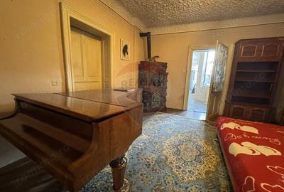 Casă cu 3 camere cu Teren 730 Mp în Central - 11
