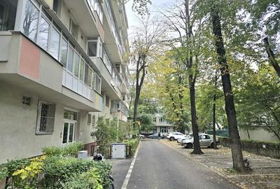 Apartament cu 2 camere semidecomandat în 1 Mai - 9