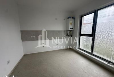 Casă cu 4 camere cu Teren 250 Mp în Micești