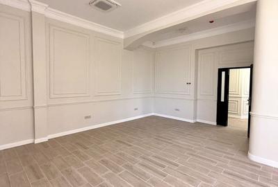 Spațiu comercial, de 200 mp, în Ultracentral - 7