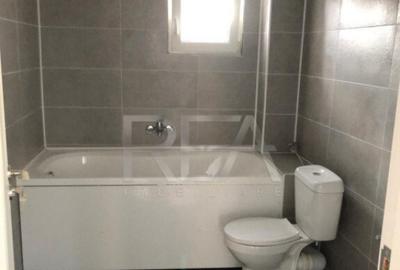 Casă cu 10 camere cu Canalizare în Rahova