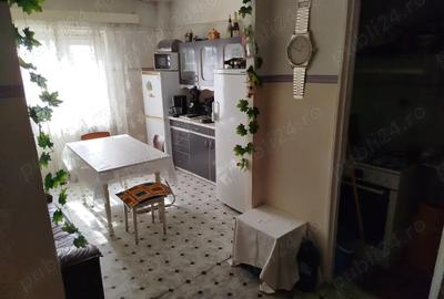Apartament de vanzare - 4