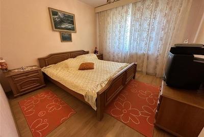 Str. Panselelor, langa Universitate - chirie apartament 3 camere decomandate - m - 3