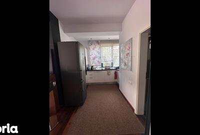 Apartament cu 3 camere decomandat în Tei - 12