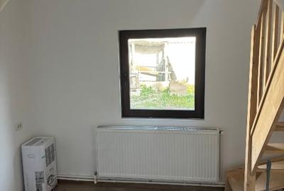 Casă individuală cu 5 camere cu Canalizare în Central - 3