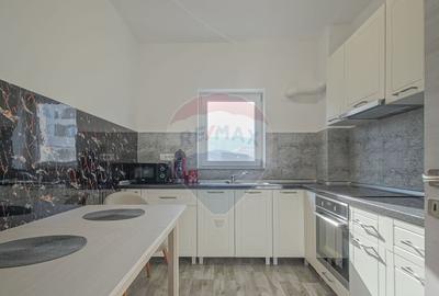 Garsonieră decomandată, mobilată în Tractorul