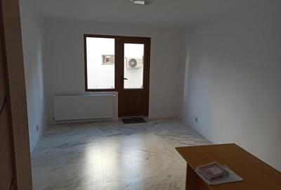 Apartament cu 3 camere decomandat în Luduș - 4