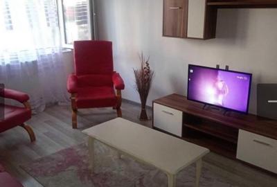 Apartament cu 2 camere decomandat în Casa de Cultură