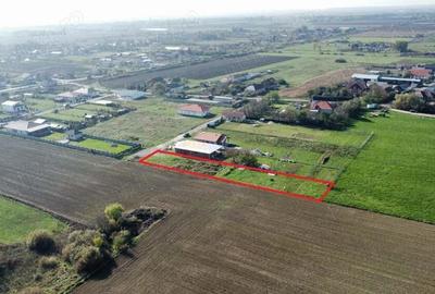 Teren de 1215 mp, în Central - 3