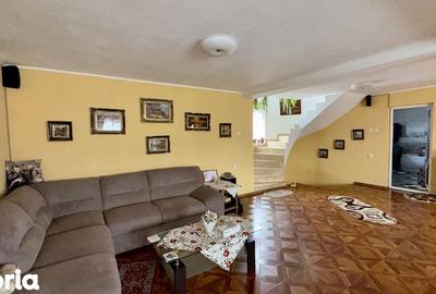 Casă cu 5 camere cu Teren 3000 Mp în Budești - 16