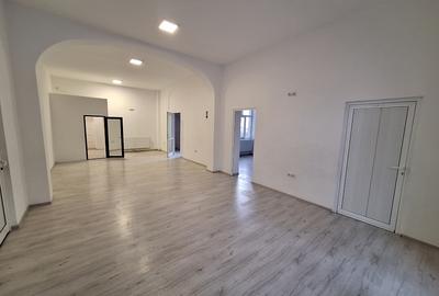 Birou, de 150 mp, în Piața Centrală - 5