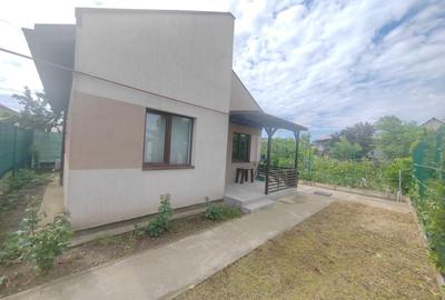 Casă individuală cu 3 camere cu Canalizare în Central - 2