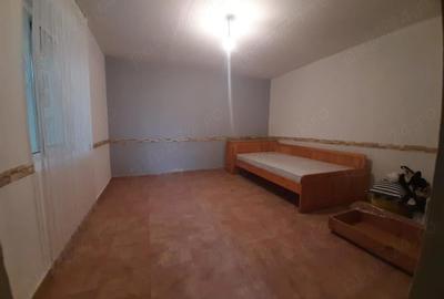 Casă cu 4 camere cu Teren 500 Mp în Mangalia - 1