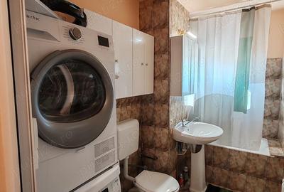 Ofer spre inchiriere apartament cu trei camere confort 1 - 8