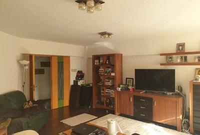 Apartament cu 4 camere decomandat în Oltenița - 12