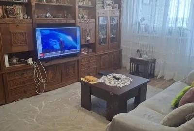 Apartament cu 3 camere decomandat în Republicii - 2