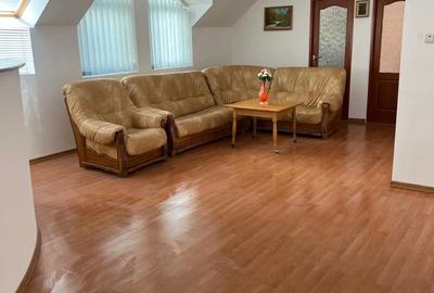 Spațiu comercial, de 182 mp, în Central - 3