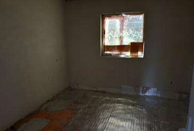 Vând casă cu mansarda - 2