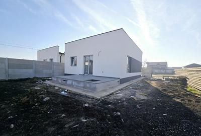 Casă cu 3 camere cu Teren 300 Mp în Berceni