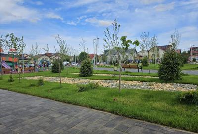 // Apartament 2 camere // Finalizat // Metrou Berceni // Parcare disponibila // - 17