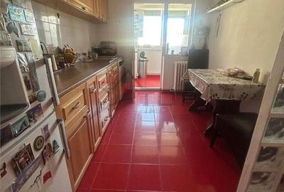 Apartament cu 3 camere decomandat în Dacia - 4