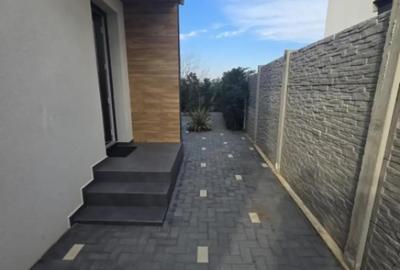 Casă cu 3 camere cu Canalizare în Central - 5