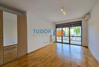 Elegant Multi-Level Home with 4 Bedrooms and Expansive Terraces in Green Lake - 19