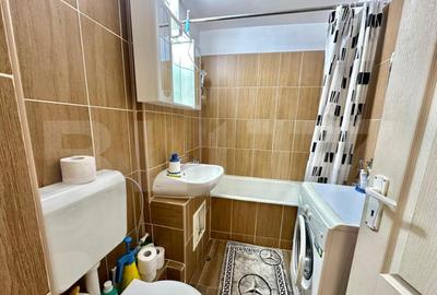 Apartament 2 camere, renovat, balcon inchis aproape de ? - 2