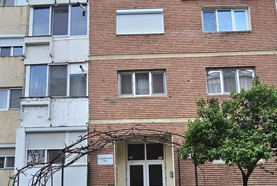 Apartament cu 3 camere decomandat în Alfa - 8