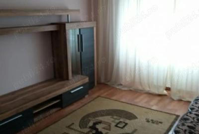 Inchiriez apartament 3 camere , decomandat - 1