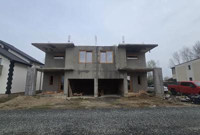 Casă cu 4 camere în Moșnița Nouă