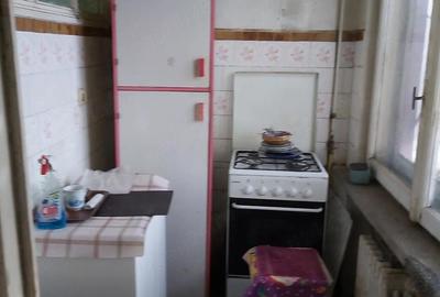 Garsonieră decomandată în Romană - 3