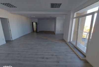 Spațiu comercial, de 90 mp, în Central