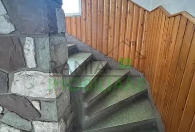 Casa cu 2 apartamente si teren generos-zona centrala, potential excelent! - 6