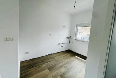 Casă cu 5 camere cu Teren 220 Mp în Mehala - 4